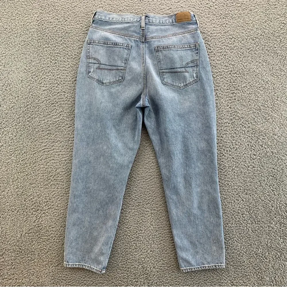 American Eagle Women's Ripped Mom Jean Distressed Jeans -  Size:  6 (Short) - Picture 3 of 15